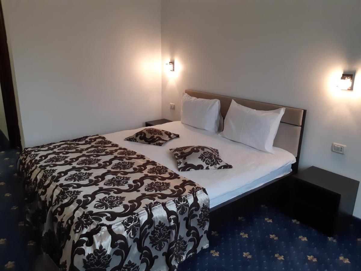 Hotel Ro&Mario Barlad Bîrlad Zewnętrze zdjęcie