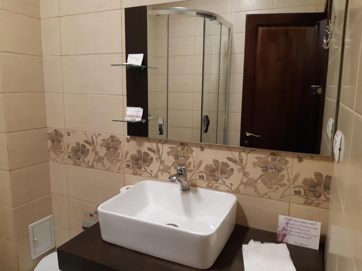 Hotel Ro&Mario Barlad Bîrlad Zewnętrze zdjęcie